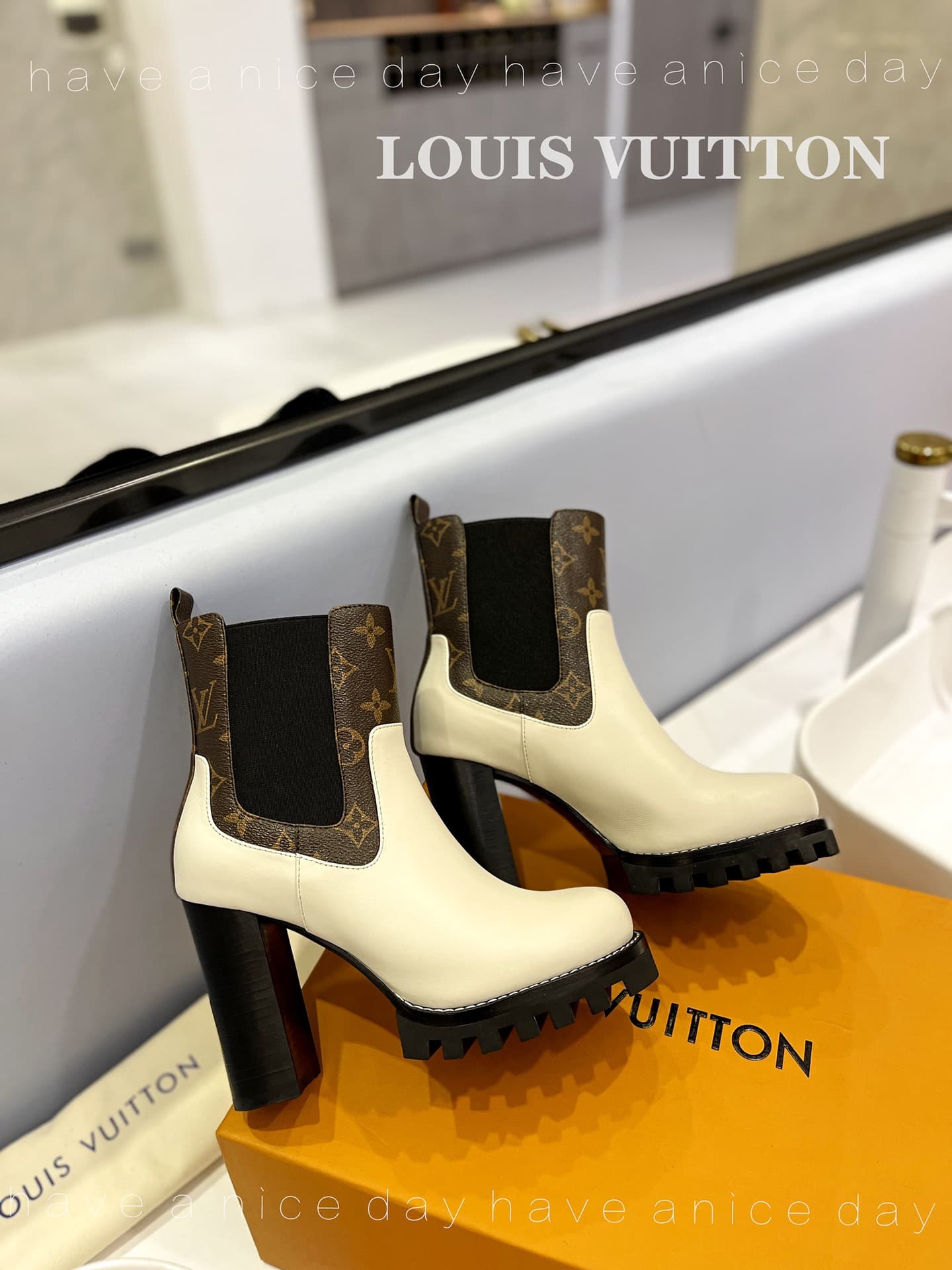 D8980 The flagship product promoted on the official website ★ ━━━━━ ЅᏇєєt ━━━━━ ▪️ Original mold hardware buckles, top-tier version LOUIS VUITT ON 2026 🍾💯💯💯🐯🐯💪💪 LV-style fashionable sandals 🐯🐯💸💸 Latest model, Louis Vuitton’s traditional hard shell exquisi — image 7