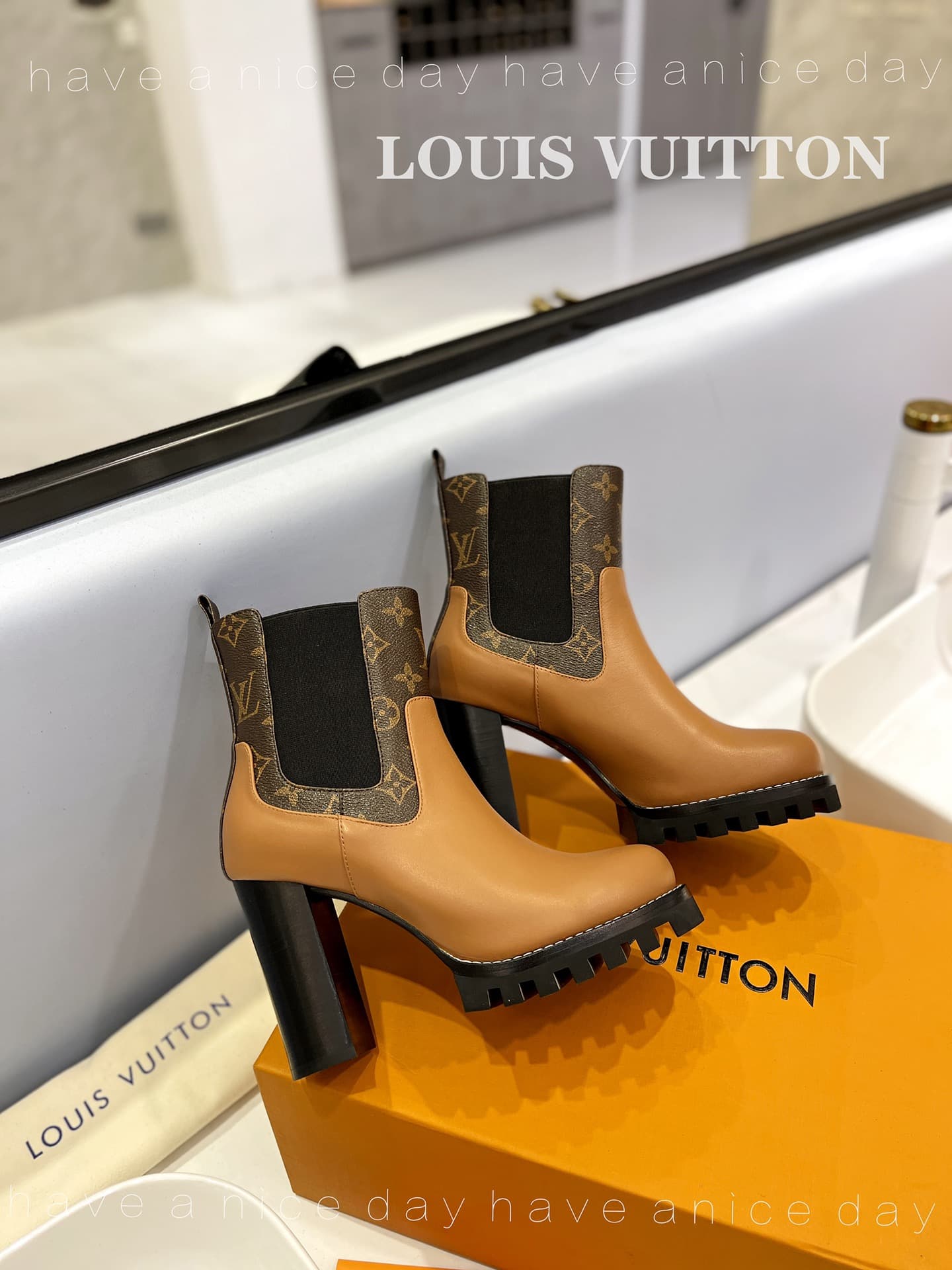 D8979 The flagship product promoted on the official website ★ ━━━━━ ЅᏇєєt ━━━━━ ▪️ Original mold hardware buckles, top-tier version LOUIS VUITT ON 2026 🍾💯💯💯🐯🐯💪💪 LV European-style stylish sandals 🐯🐯💸💸 Latest model, Louis Vuitton’s traditional hardbox exqui — image 7