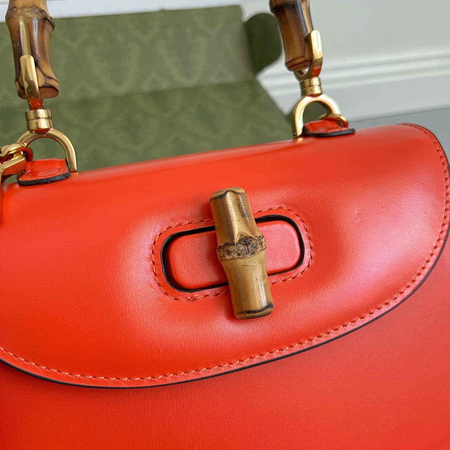 C3984 Original leather ‼️ Original leather bamboo joint small handbag. Gucci’s “Aria – A Musical Melody” collection reinterprets classic elements using modern techniques. The bamboo joint is one of Gucci’s iconic elements; it has appeared in various colle — image 3