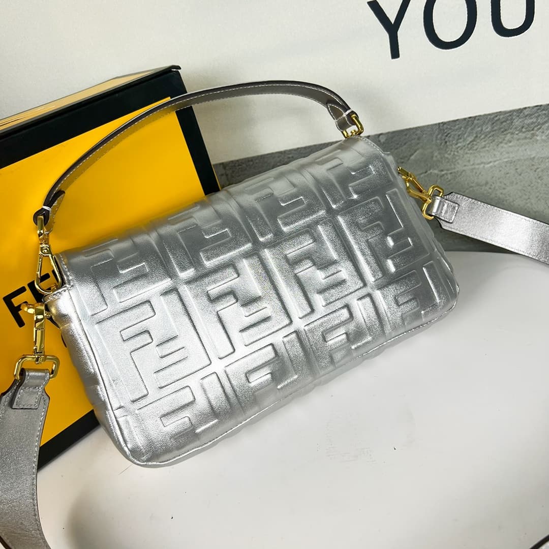 C2927 💰👑FENDI — image 3