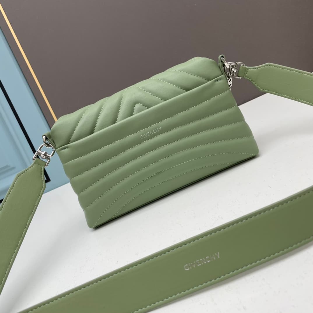 C3237 . GIVENCHY by Gucci — image 3