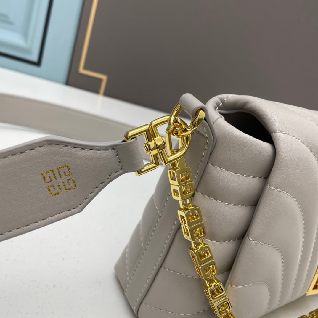 C3236 GIVENCHY — image 6