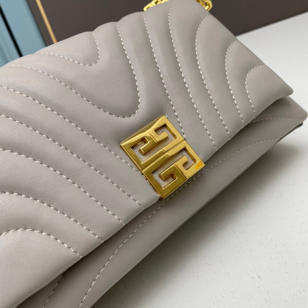 C3236 GIVENCHY — image 5