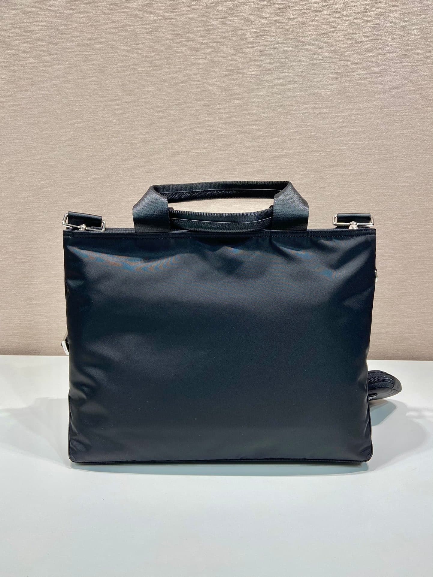 C6970 🎉Upgraded version/neutral briefcase🎉1BG876A🎉It’s a original product made from imported nylon fabric. It comes with a detachable nylon long shoulder strap, allowing it to be carried in hand as well. This nylon briefcase is very lightweight, and the d — image 4