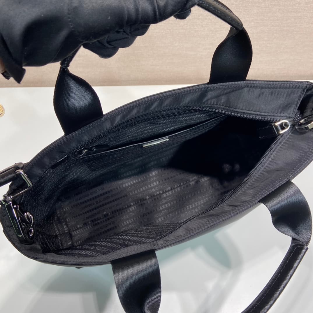 C6970 🎉Upgraded version/neutral briefcase🎉1BG876A🎉It’s a original product made from imported nylon fabric. It comes with a detachable nylon long shoulder strap, allowing it to be carried in hand as well. This nylon briefcase is very lightweight, and the d — image 8