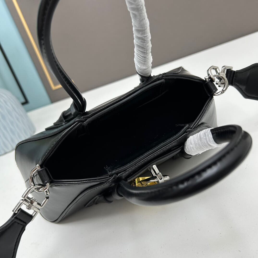C3217 Gucci New Model SS23 Mini Antigona Stretch Smooth Leather Handbag — image 7