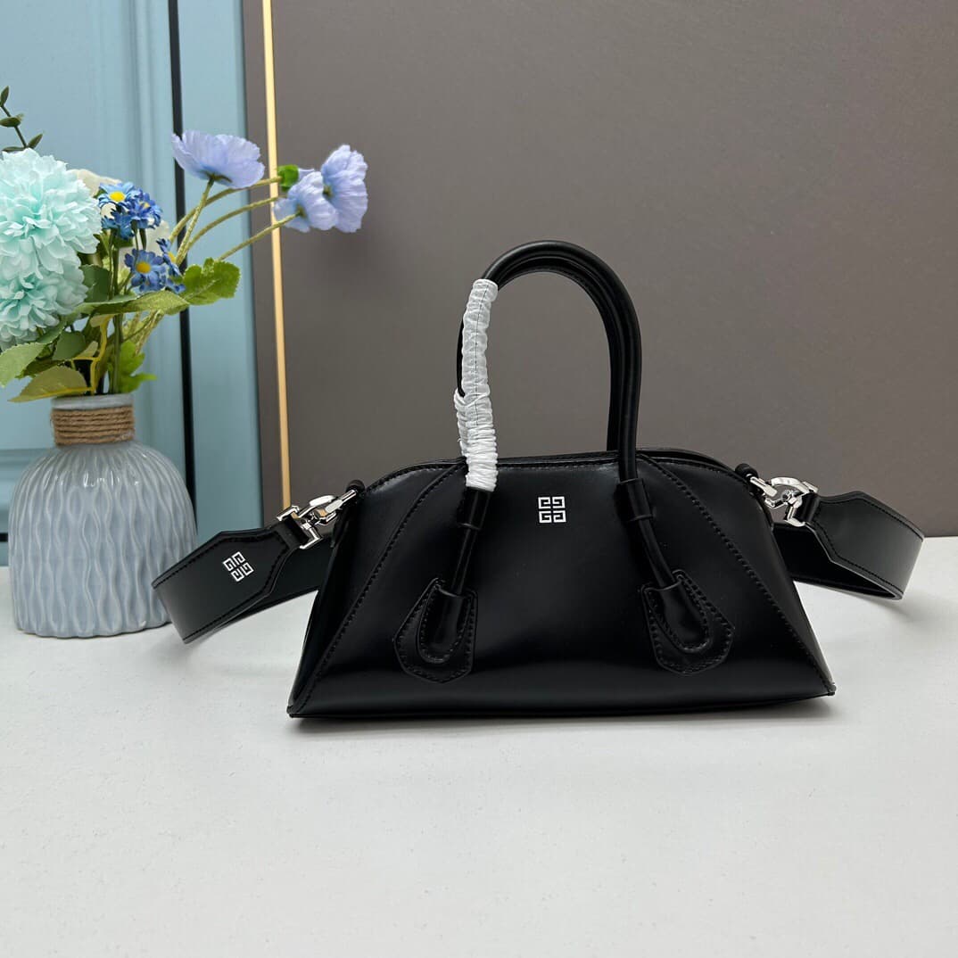 C3217 Gucci New Model SS23 Mini Antigona Stretch Smooth Leather Handbag — image 3
