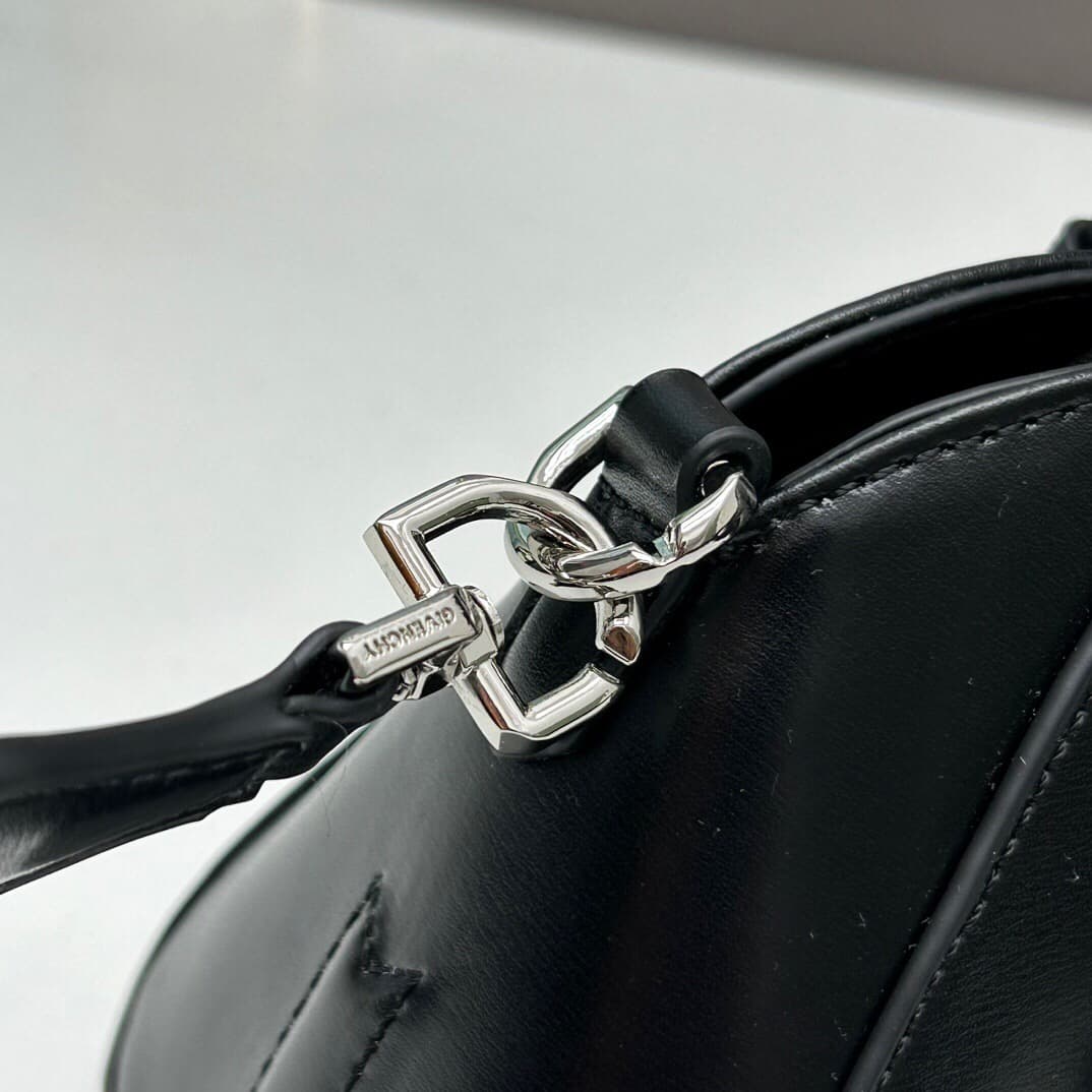 C3217 Gucci New Model SS23 Mini Antigona Stretch Smooth Leather Handbag — image 6