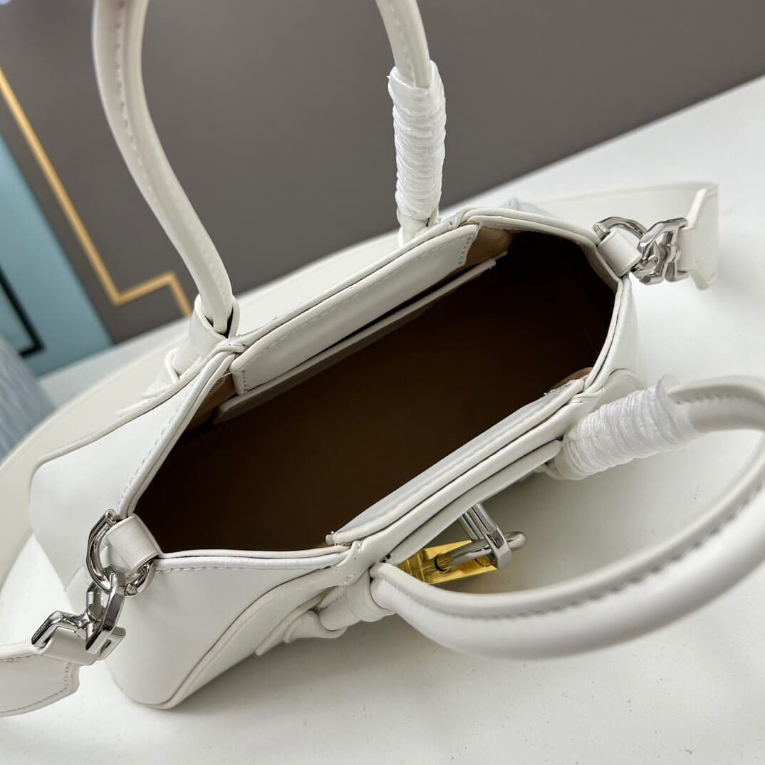 C3218 Gucci New Model SS23 Mini Antigona Stretch Smooth Leather Handbag — image 7