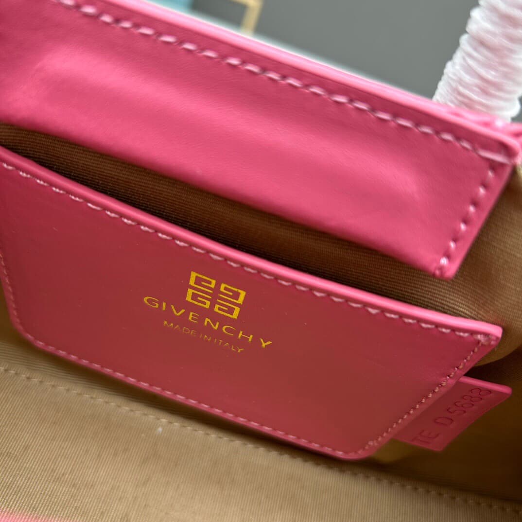 C3216 Gucci New Model SS23 Mini Antigona Stretch Smooth Leather Handbag — image 8