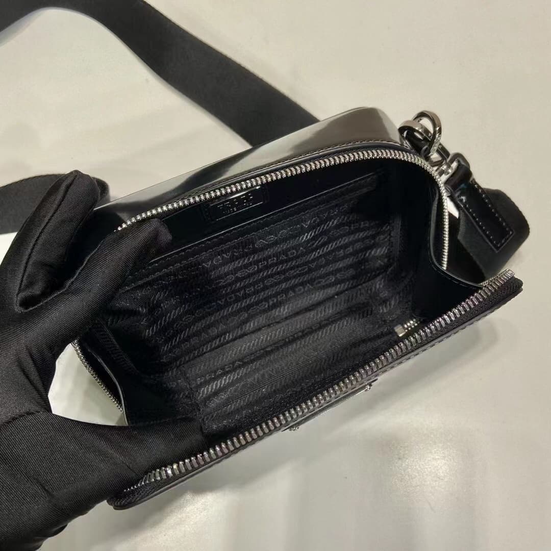 C6941 🎉New postman bag🎉2VH070 paint finish. — image 8