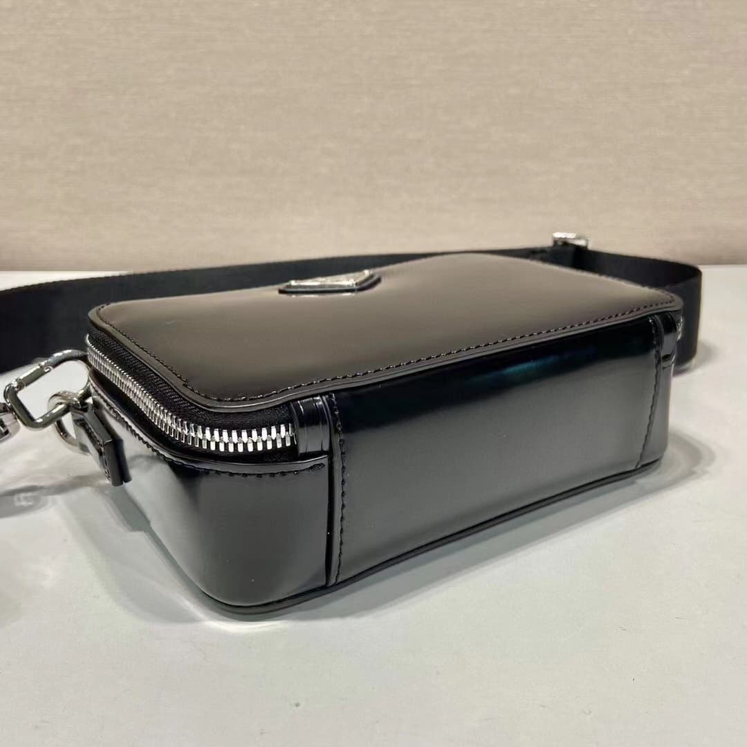 C6941 🎉New postman bag🎉2VH070 paint finish. — image 6