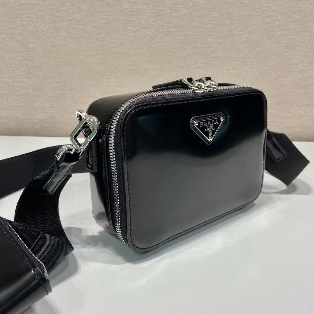 C6941 🎉New postman bag🎉2VH070 paint finish. — image 4