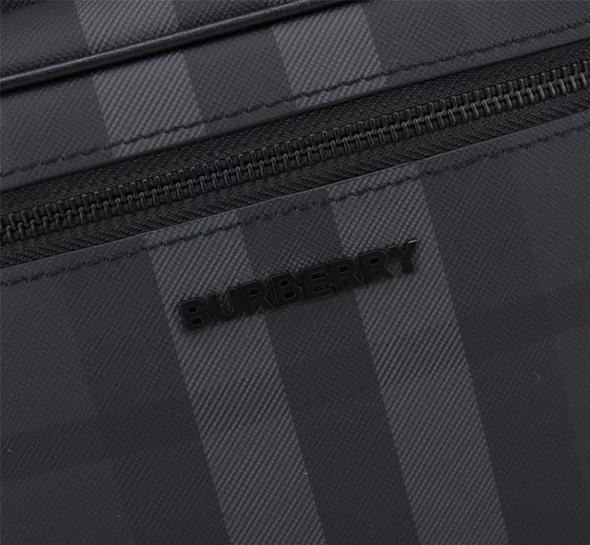 C5 💎💎360💎💎🔥🔥 Burberry New Men's Backpack, Reimagined Checked Electronic Canvas Backpack – an eco-friendly canvas made primarily from renewable resources. Compared to traditional coated fabrics, this renewable material requires less water and produces fewe — image 5