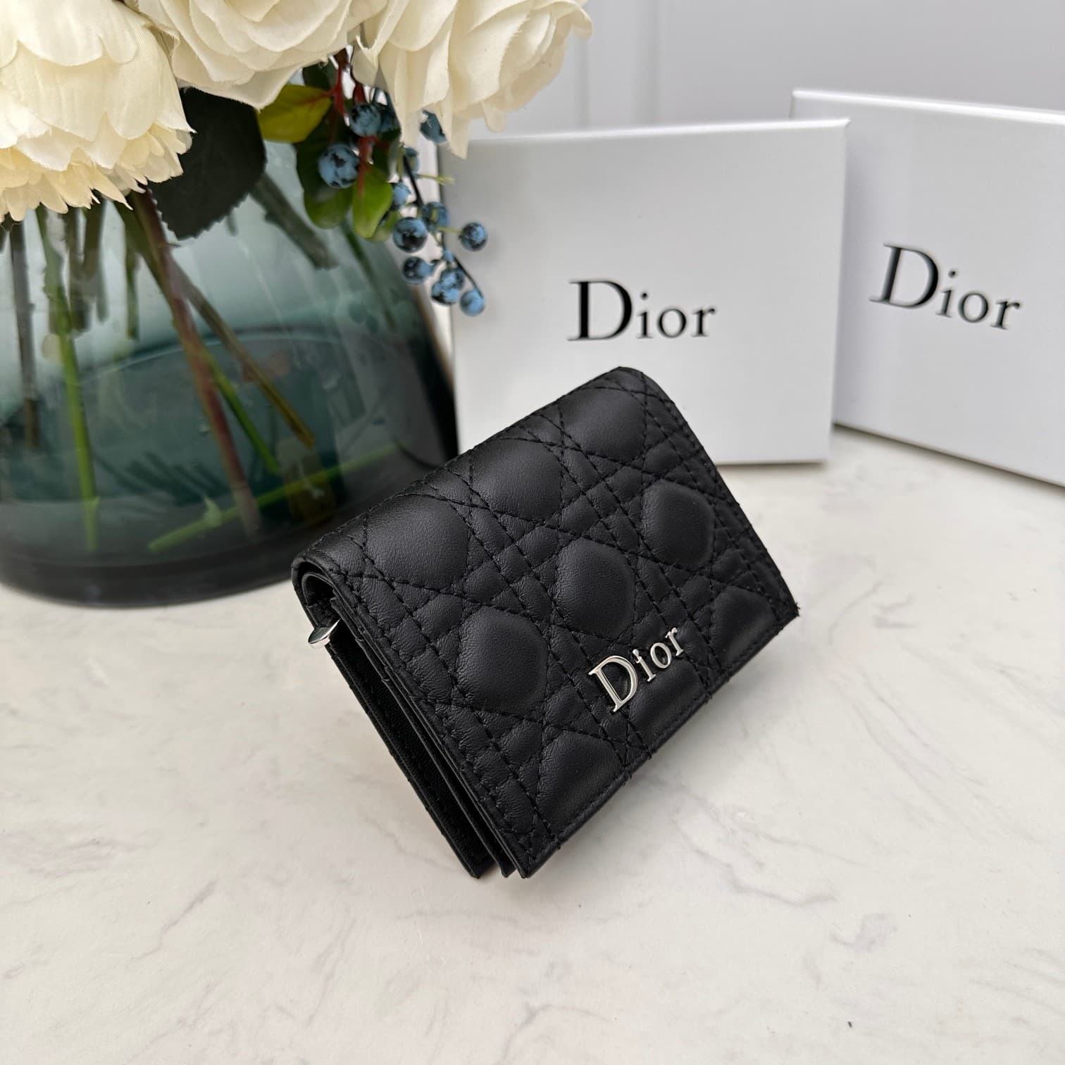 C377 7007 new wallet is out for sale. Dimensions: 11*8. 5*2CM — image 2