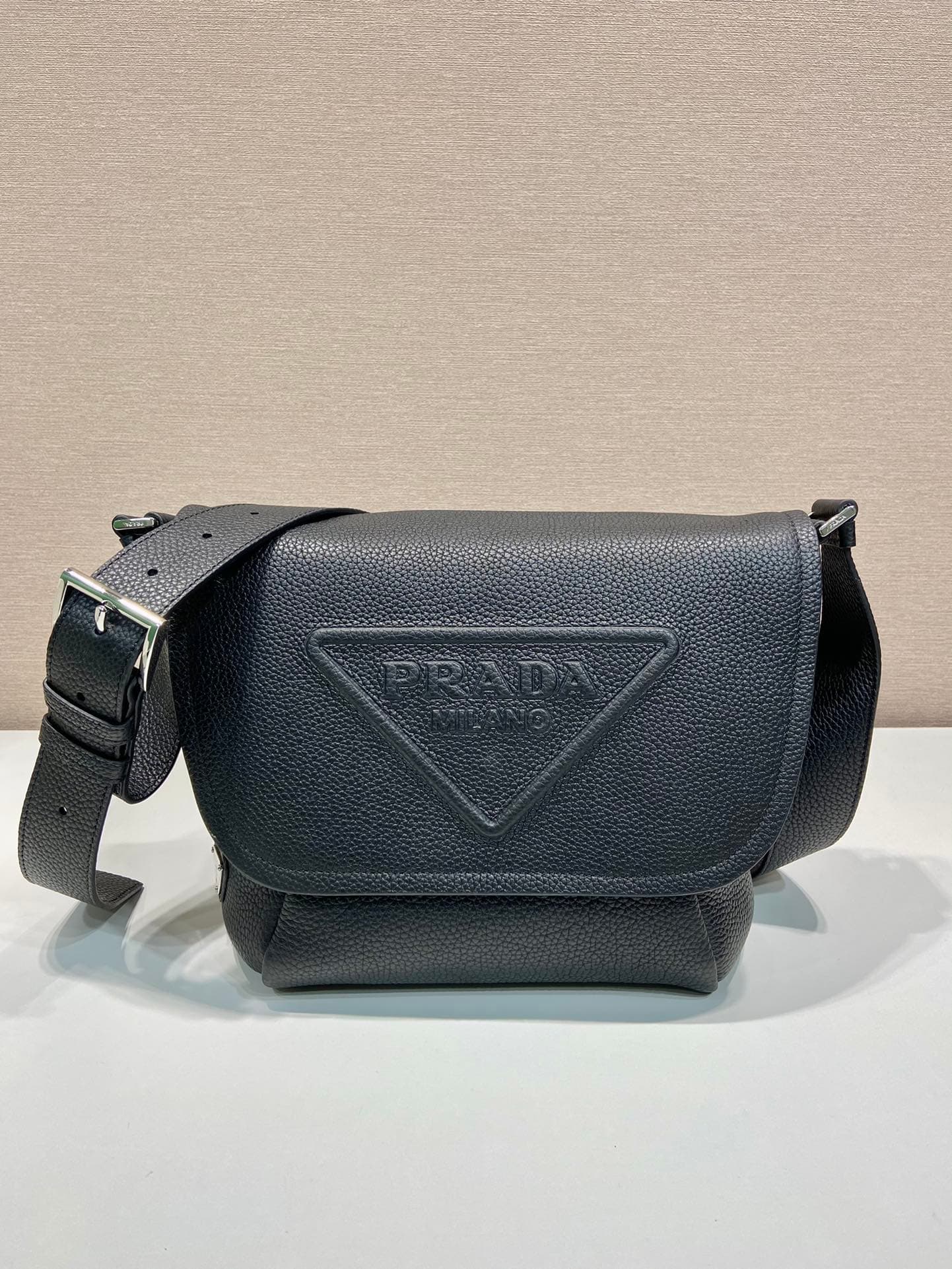 C6969 🎉New postman bag🎉2VD056🎉🎉 — image 1