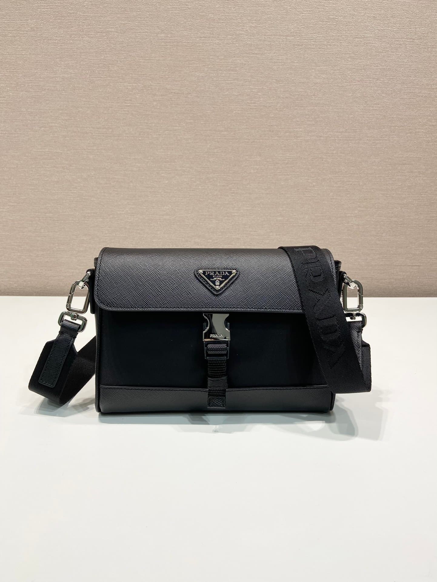 C7009 💰 🎉New postman bag🎉2VD044/cross-pattern/has been shipped👏👏 — image 2