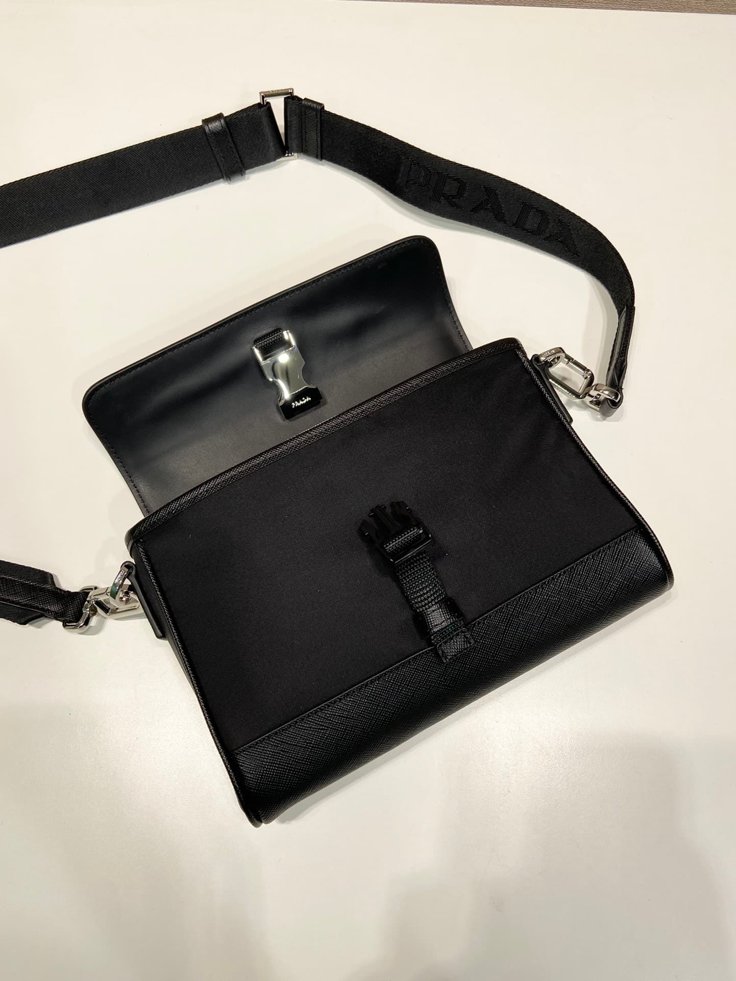C7009 💰 🎉New postman bag🎉2VD044/cross-pattern/has been shipped👏👏 — image 7
