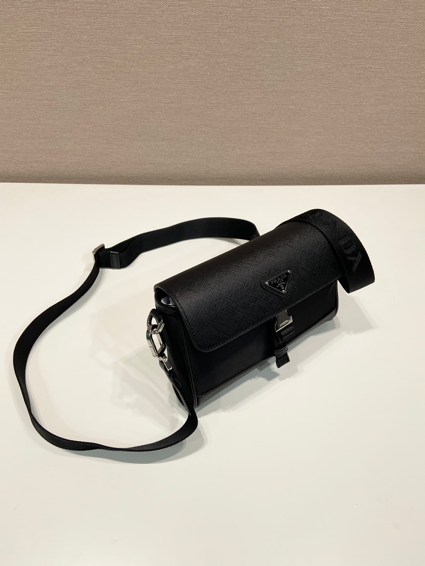 C7009 💰 🎉New postman bag🎉2VD044/cross-pattern/has been shipped👏👏 — image 3