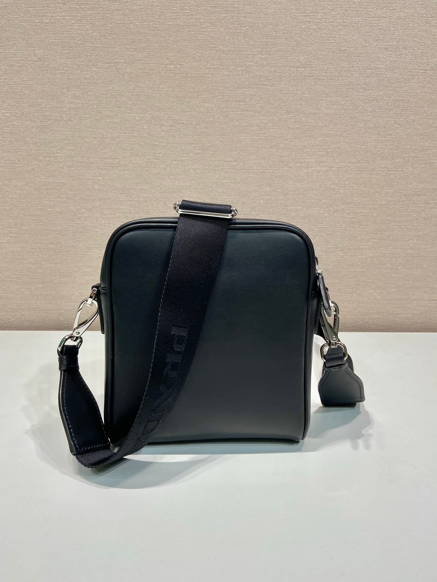 C6999 🎉New men’s cross-body bag🎉2VH168🎉 — image 4