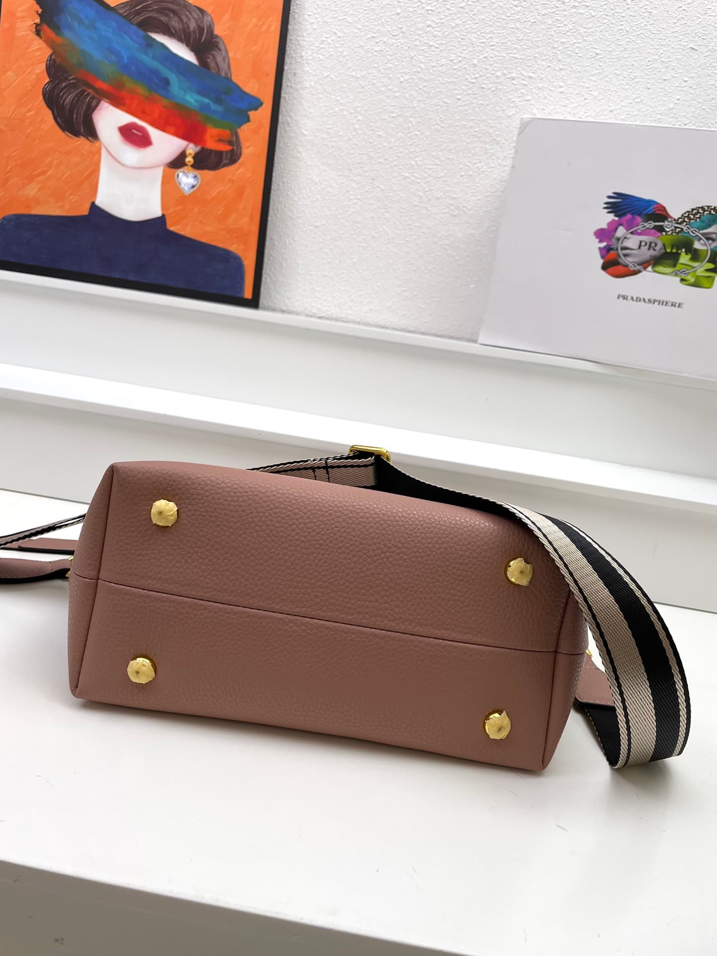 C7024 🔥 High-quality products from the official store – designed by the manufacturer itself 🔥🌹🎉 New shoulder strap design 🎉 The classic style is back 🌹 This shoulder strap is made of imported deer skin leather, and it features two adjustable long straps t — image 7