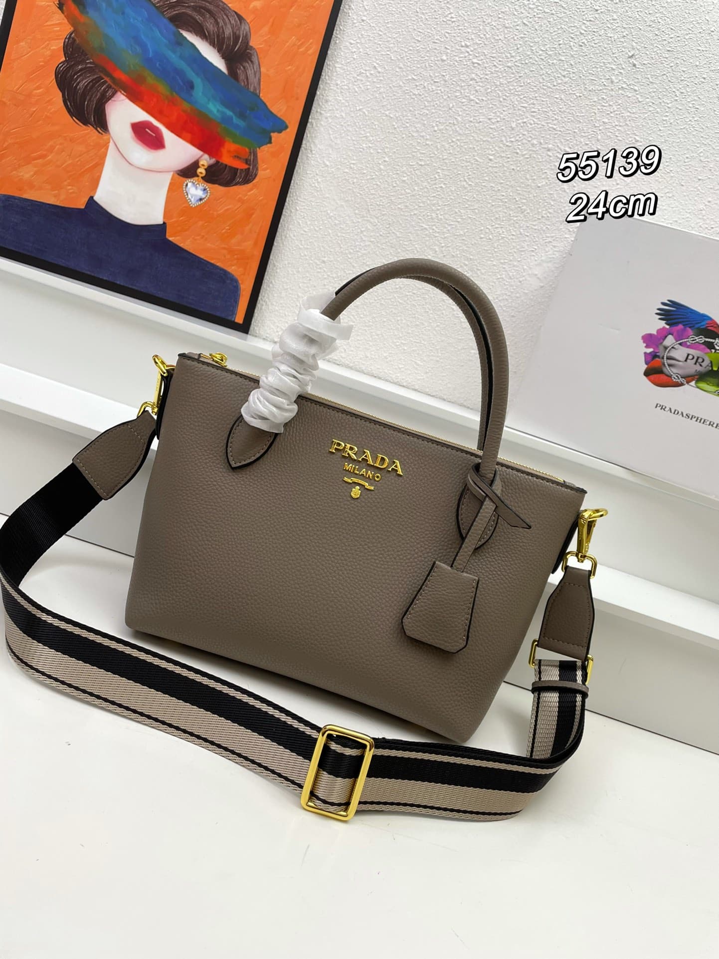 C7023 🔥 High-quality products from the official store – factory-made models🔥🌹🎉 New shoulder strap design🎉 Classic style is back🌹 This shoulder strap is made of imported deer skin texture leather, and it features two adjustable long straps that can be swap — image 3