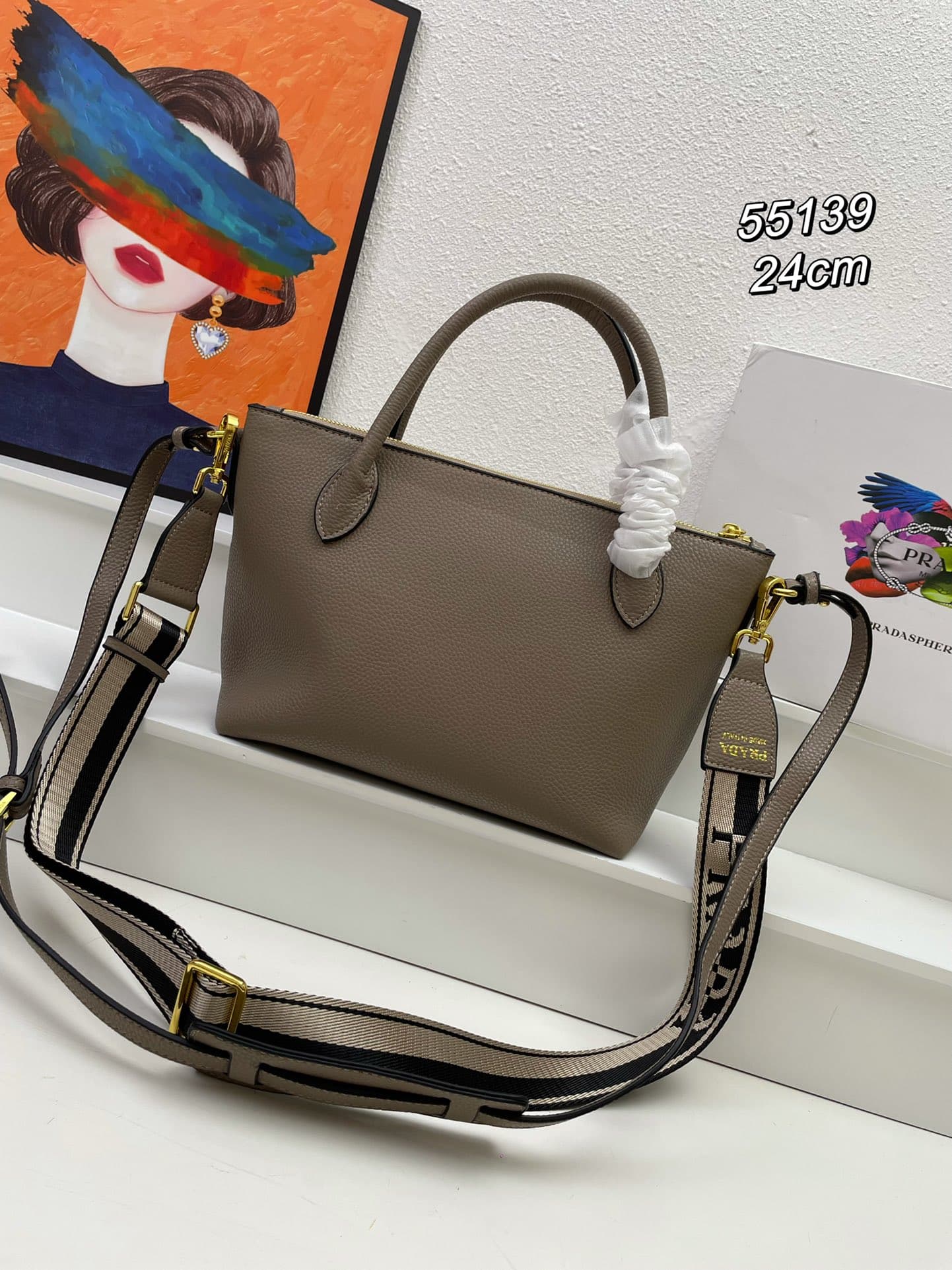 C7023 🔥 High-quality products from the official store – factory-made models🔥🌹🎉 New shoulder strap design🎉 Classic style is back🌹 This shoulder strap is made of imported deer skin texture leather, and it features two adjustable long straps that can be swap — image 2
