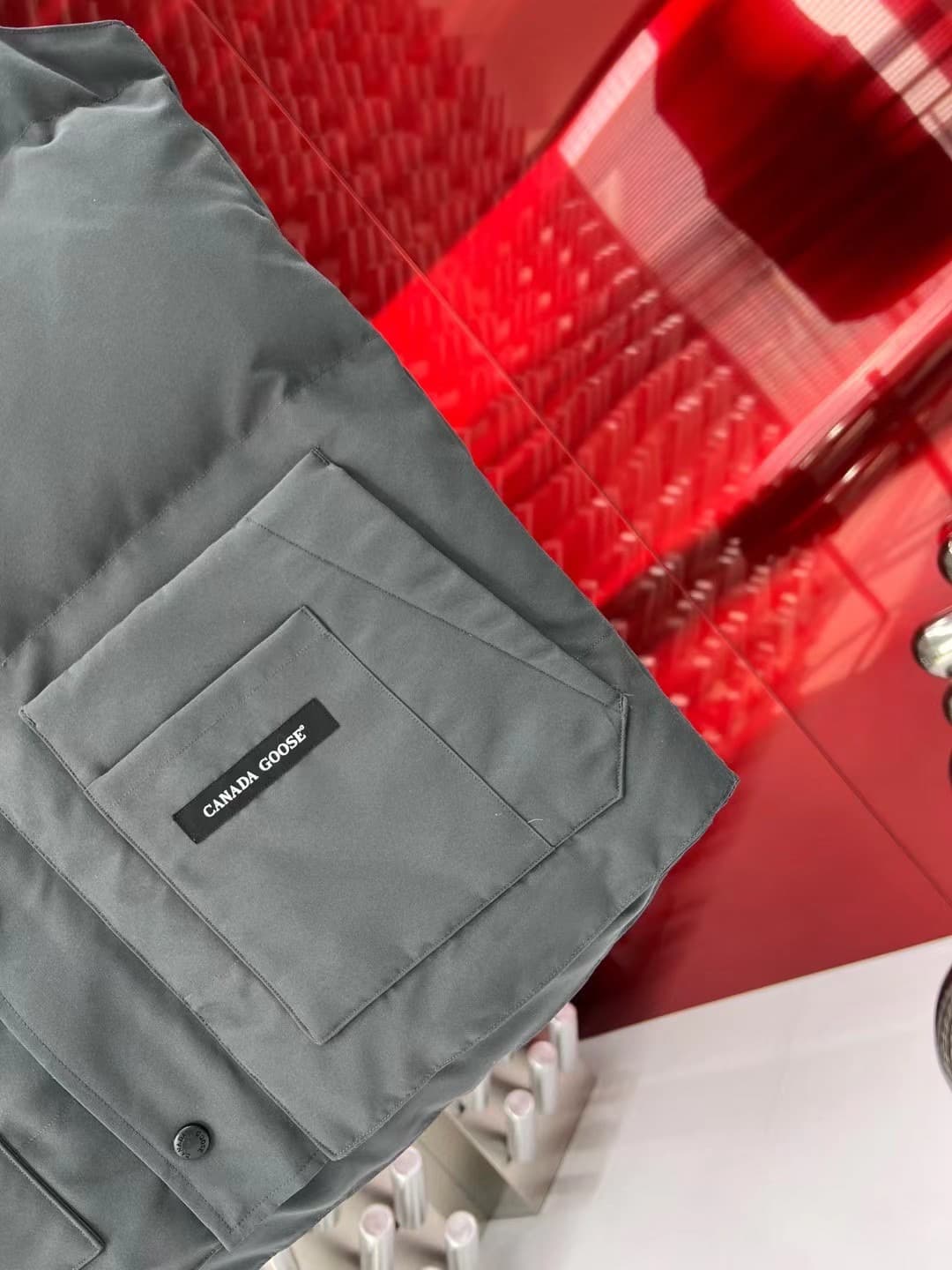 C11092 The Canadian brand Canada Goose down jackets are widely recognized as the most warm down jackets. Many Instagram influencers, netizens, and celebrities often wear these jackets in street photos. Every year, there are many products labeled “Canada G — image 5