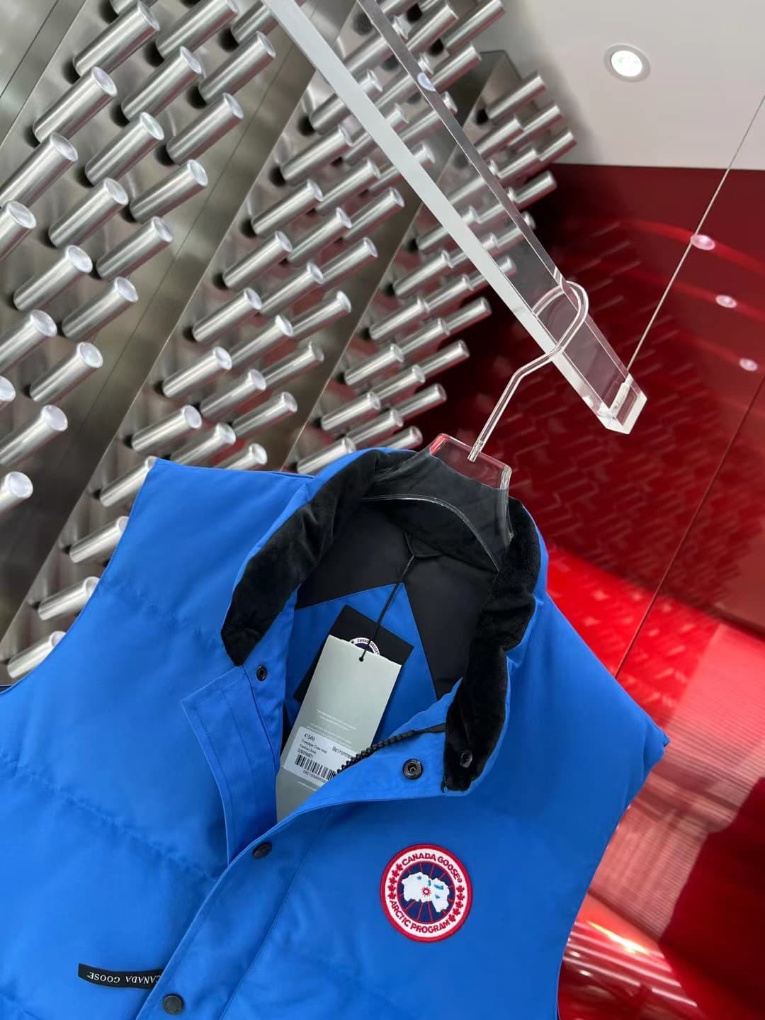 C11091 The Canadian brand Canada Goose down jackets are widely recognized as the most warm down jackets. Many Instagram influencers, internet celebrities, and stars often wear them in street photos. Every year, there are many products labeled “Canada Goos — image 5