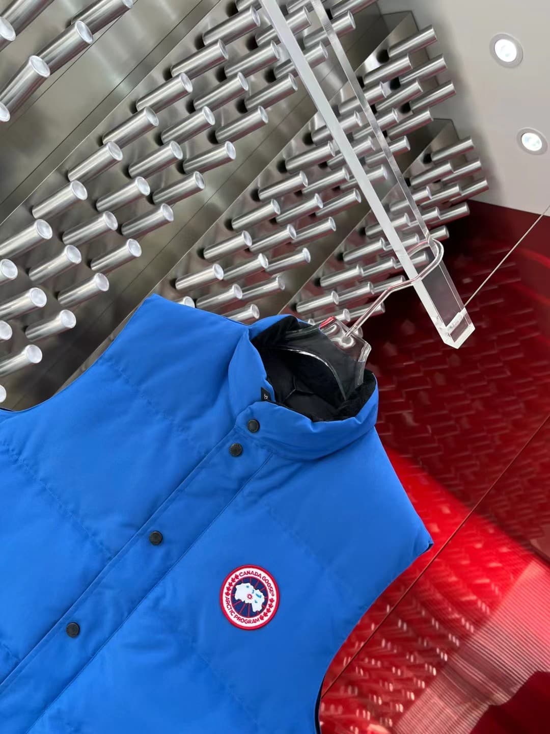 C11091 The Canadian brand Canada Goose down jackets are widely recognized as the most warm down jackets. Many Instagram influencers, internet celebrities, and stars often wear them in street photos. Every year, there are many products labeled “Canada Goos — image 2