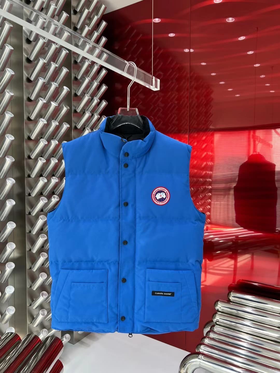 C11091 The Canadian brand Canada Goose down jackets are widely recognized as the most warm down jackets. Many Instagram influencers, internet celebrities, and stars often wear them in street photos. Every year, there are many products labeled “Canada Goos — image 1