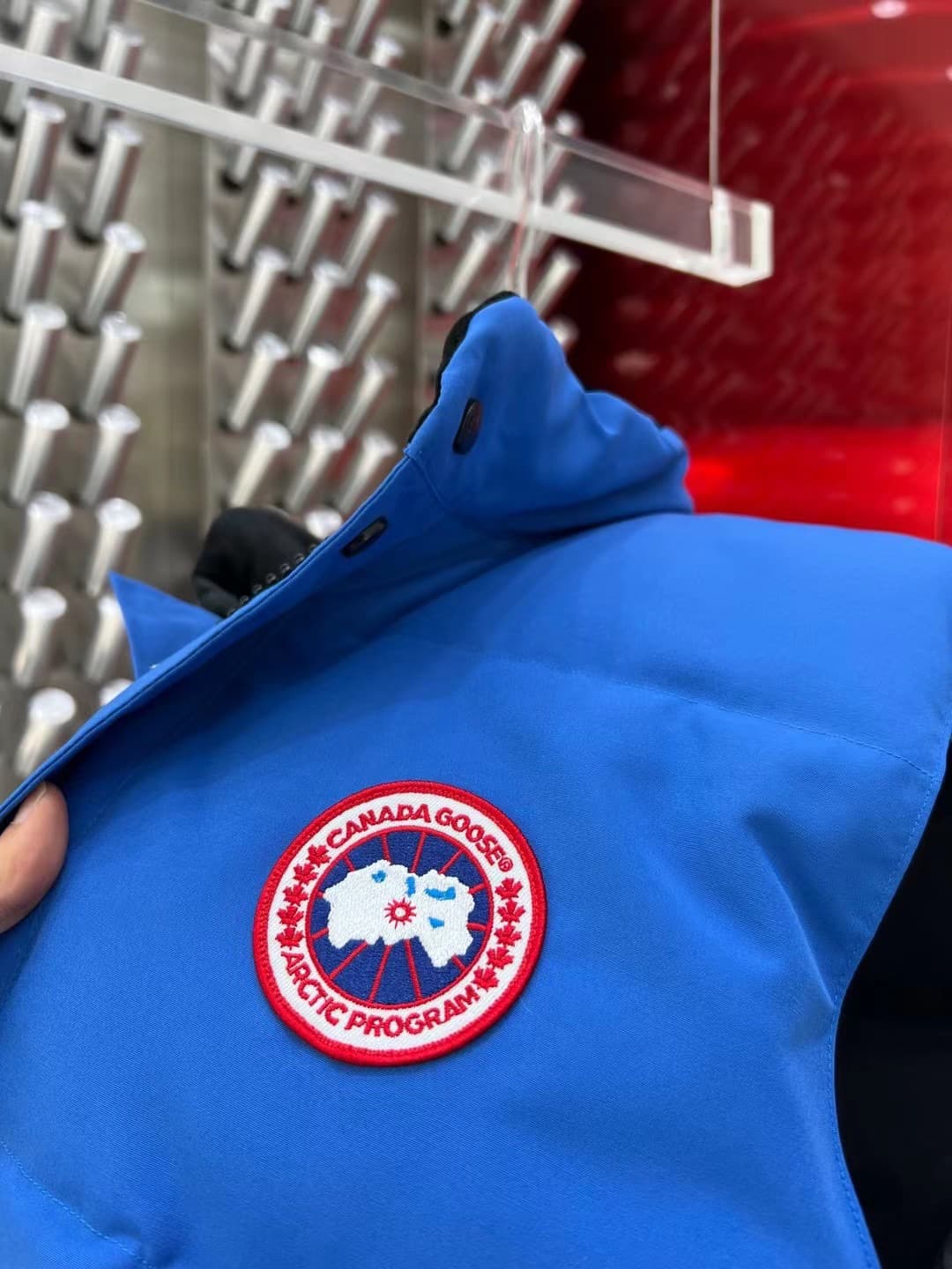 C11091 The Canadian brand Canada Goose down jackets are widely recognized as the most warm down jackets. Many Instagram influencers, internet celebrities, and stars often wear them in street photos. Every year, there are many products labeled “Canada Goos — image 7