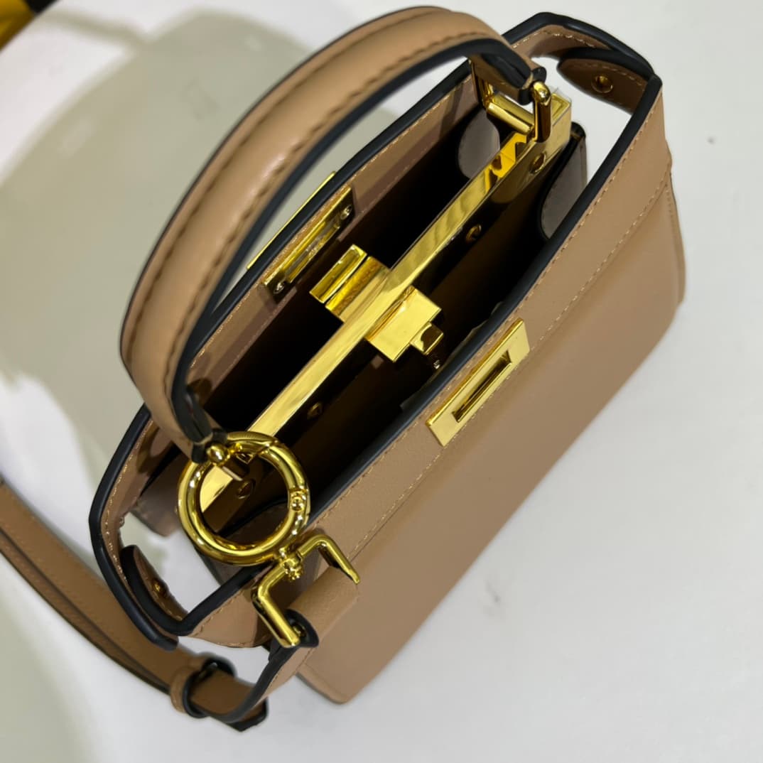 C2960 Fendi’s latest 🐱 kitten bag PeekaboolseeuPetite✔️ — image 5
