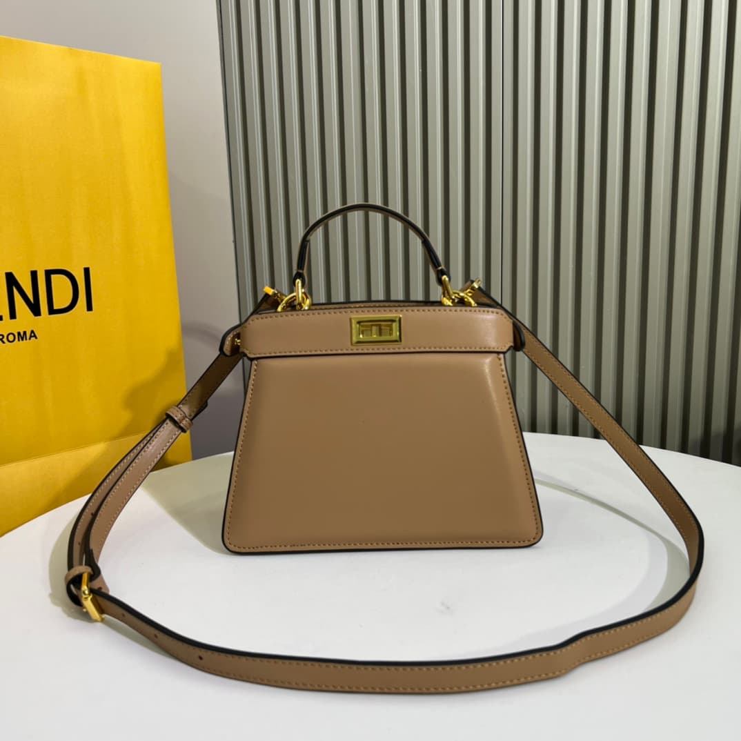 C2960 Fendi’s latest 🐱 kitten bag PeekaboolseeuPetite✔️ — image 3