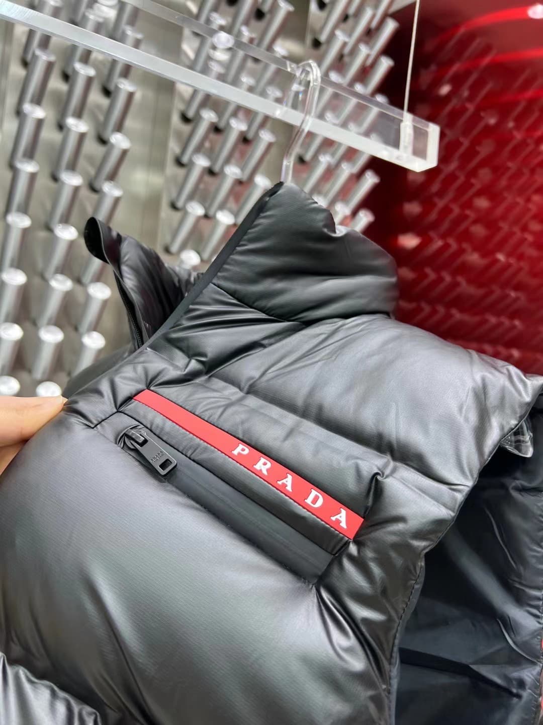 C11048 2025 new autumn/winter models 🆕 Down jackets. Original 1 and 1: custom metal accessories imported directly. Welcome to the store for comparison. Absolutely high quality. Made with top-tier 95 down, ultra soft, fluffy and full. Superly elaborate des — image 5