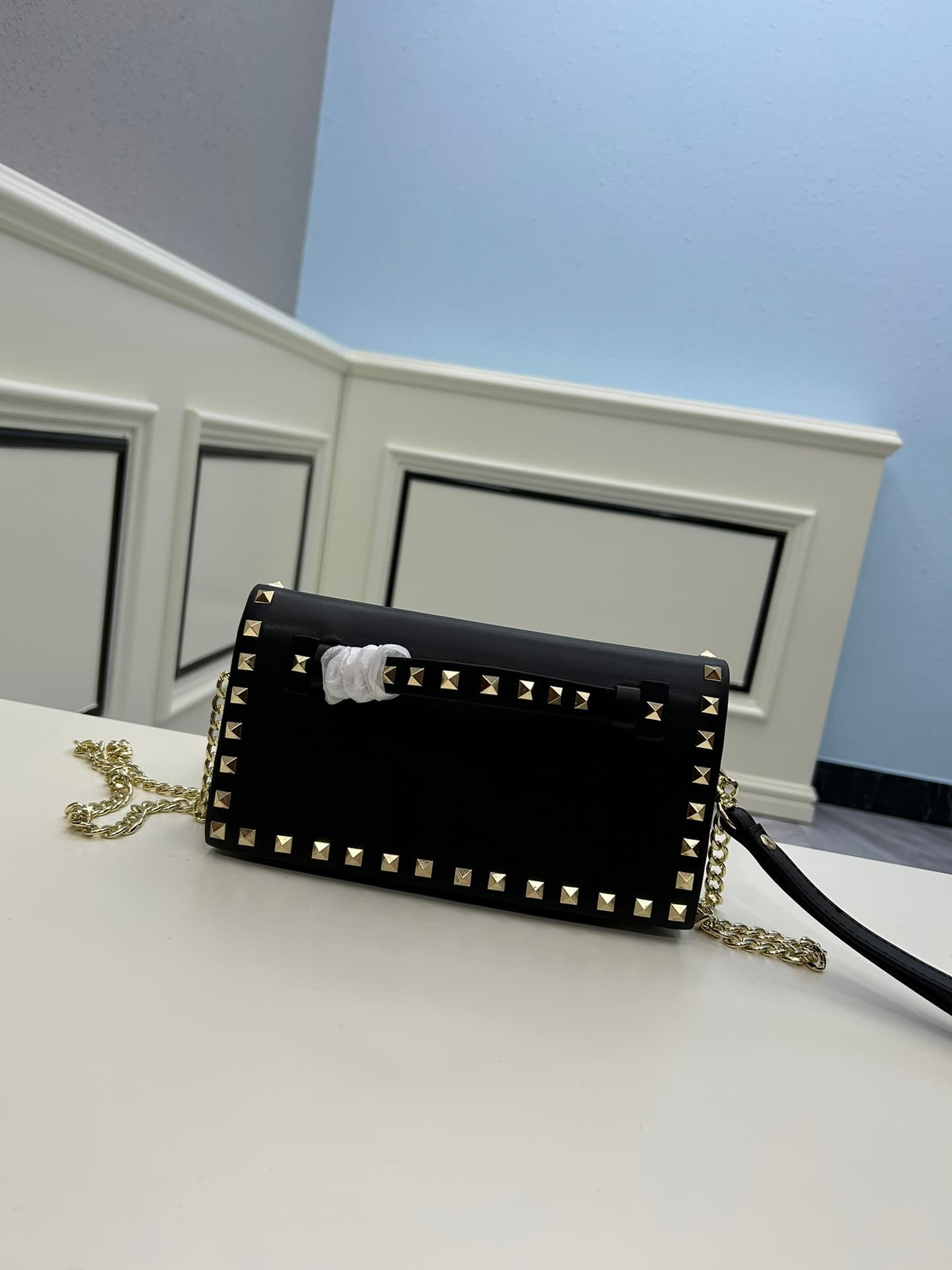 C7743 Small size Vacation. Valentino💥 Classic model from the official store; always sells well❤❤❤ Valentino Rocksud is extremely popular🔥 Small size “handbag”. Imported South African cowhide leather, paired with 24k vacuum-plated hardware✨✨✨ High-end prod — image 2
