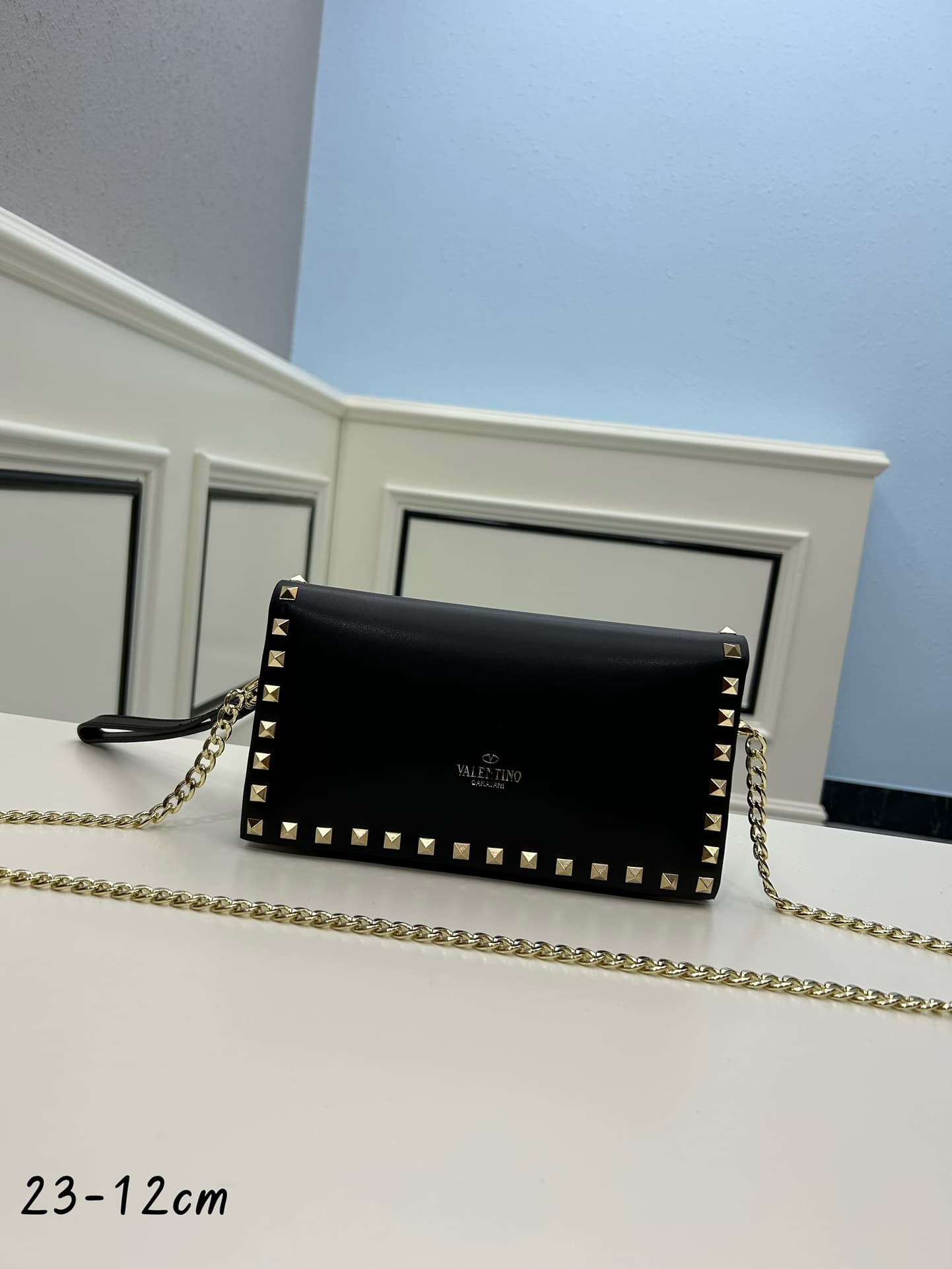 C7743 Small size Vacation. Valentino💥 Classic model from the official store; always sells well❤❤❤ Valentino Rocksud is extremely popular🔥 Small size “handbag”. Imported South African cowhide leather, paired with 24k vacuum-plated hardware✨✨✨ High-end prod — image 1