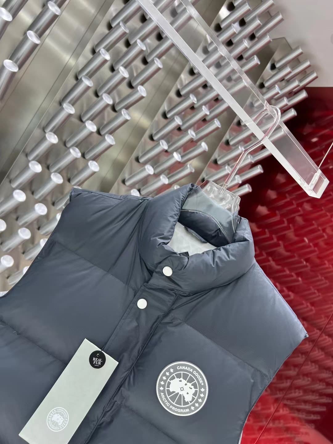 C11079 2025 New autumn/winter models 🆕 Down jacket. Original 1 and 1: Customized hardware components are all imported original designs. Welcome to the store for comparison. Absolutely high quality. Made with top-quality 90 white duck down – extremely soft — image 2