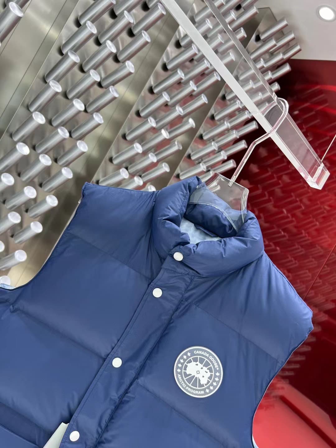 C11077 2025 – New models for autumn and winter 🆕 Down jacket. Original 1 & 1: Customized hardware components imported from abroad. Welcome to the store for comparison. Absolutely high quality. Made with top-quality 90 white duck down – ultra soft, fluffy  — image 2