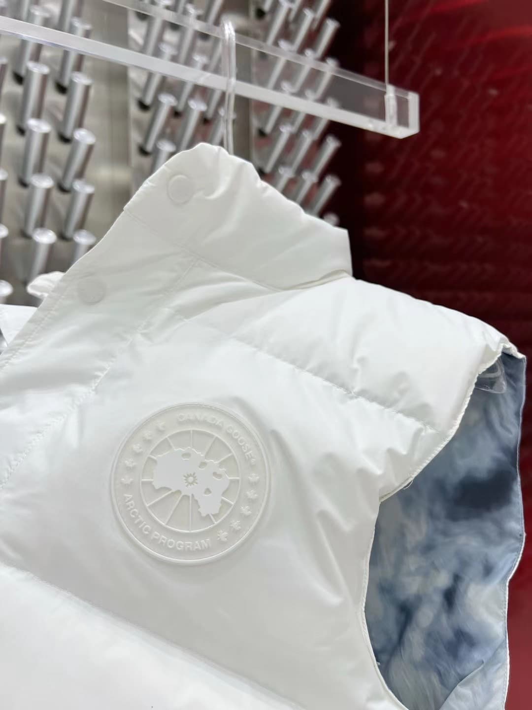 C11076 2025 – New models for autumn and winter 🆕 Down jackets. Original 1 & 1: Customized hardware components imported from abroad. Welcome to the store for a comparison. Absolutely high quality. Made with top-quality 90 white duck down; extremely soft, w — image 7