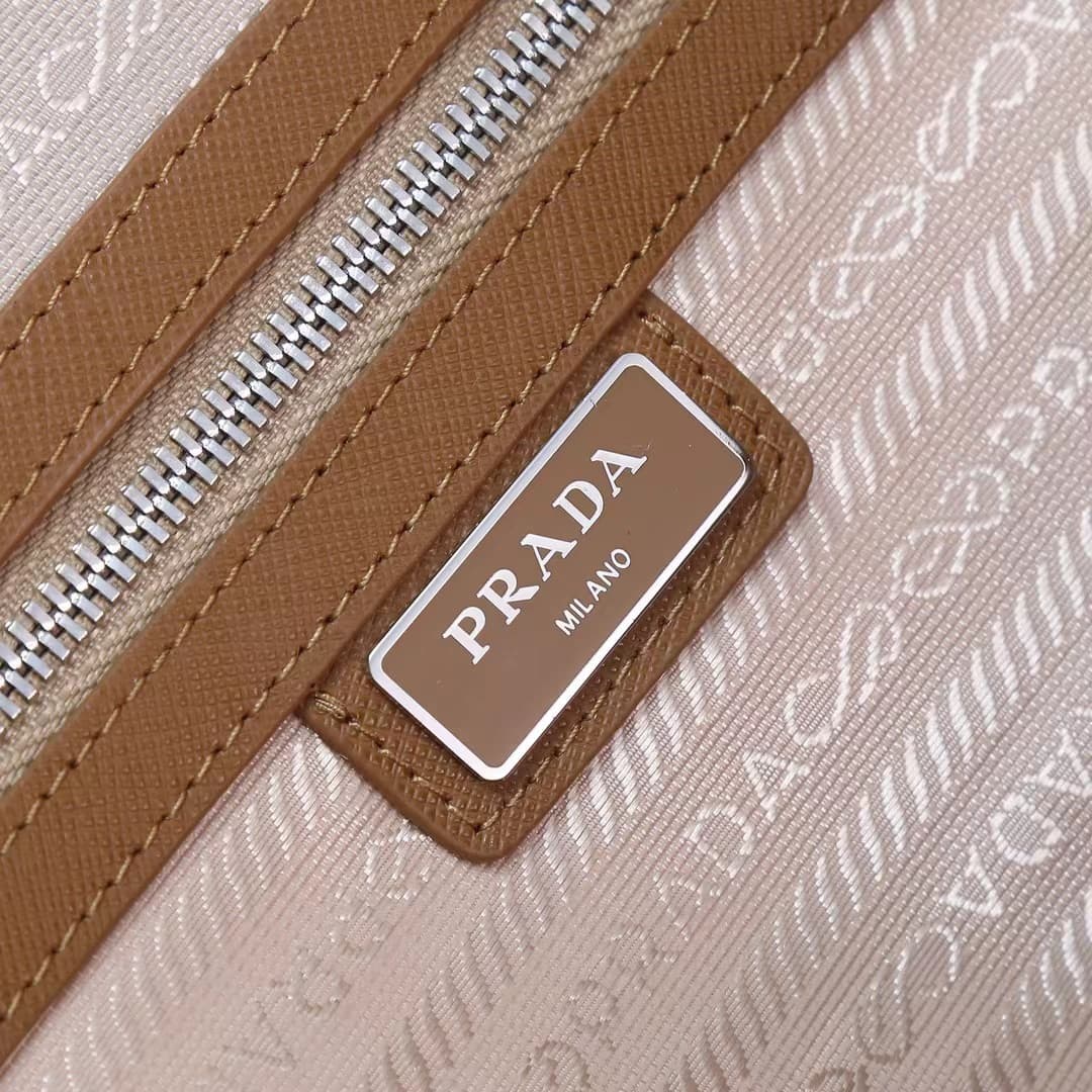 C6967 Batch, upgraded version 🎉 Classic travel bag 🎉 2VC796 🎉 🎉 — image 5