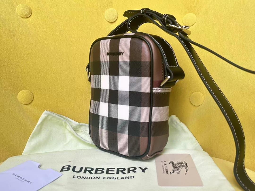 C146 Burberry’s elegant bags, adorned with Burberry check patterns and the brand logo. They feature adjustable leather shoulder straps. The bio-based materials are derived from renewable resources such as plants and castor oil. Available in sizes 12, 4, 5 — image 2
