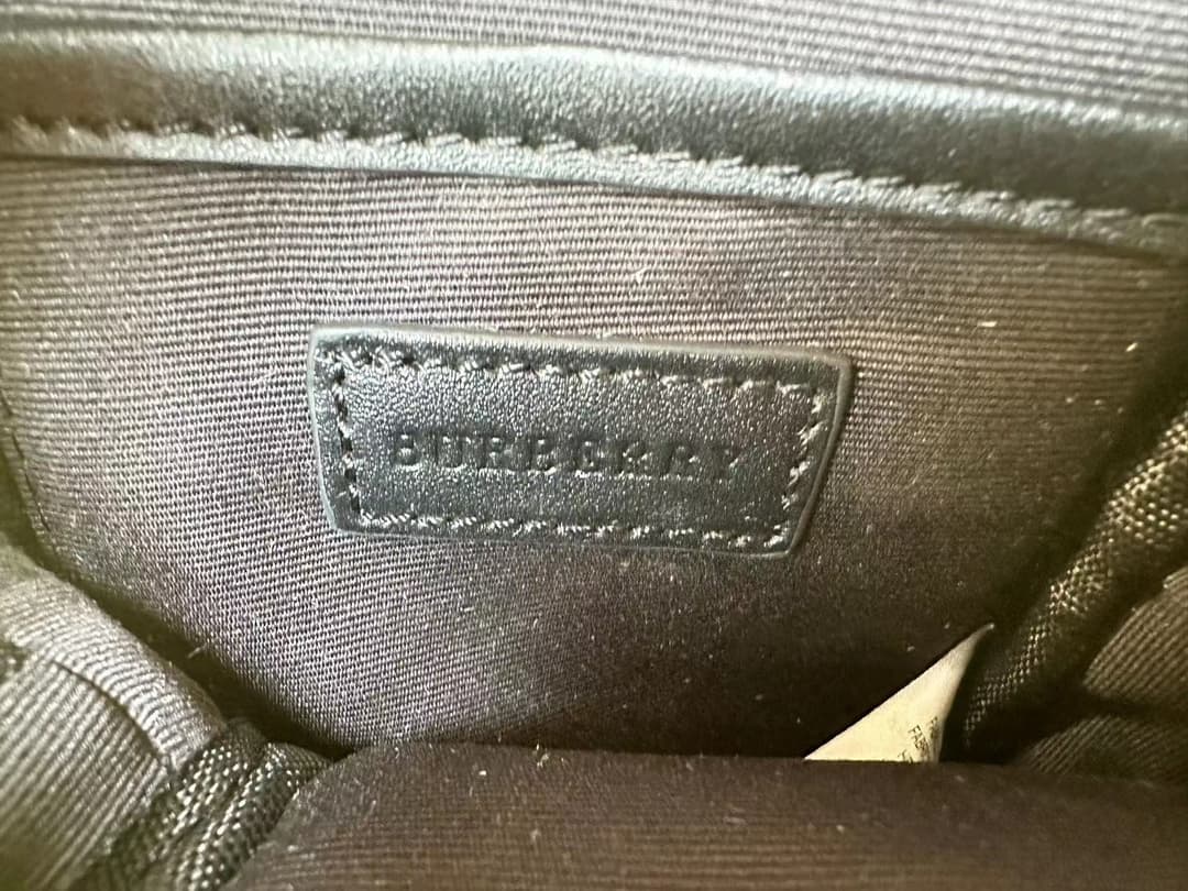 C145 Burberry’s stylish bags feature Burberry tartan patterns and the brand logo. They are equipped with adjustable leather shoulder straps. The bio-based materials used are derived from renewable natural resources such as plants and castor oil. Available — image 6