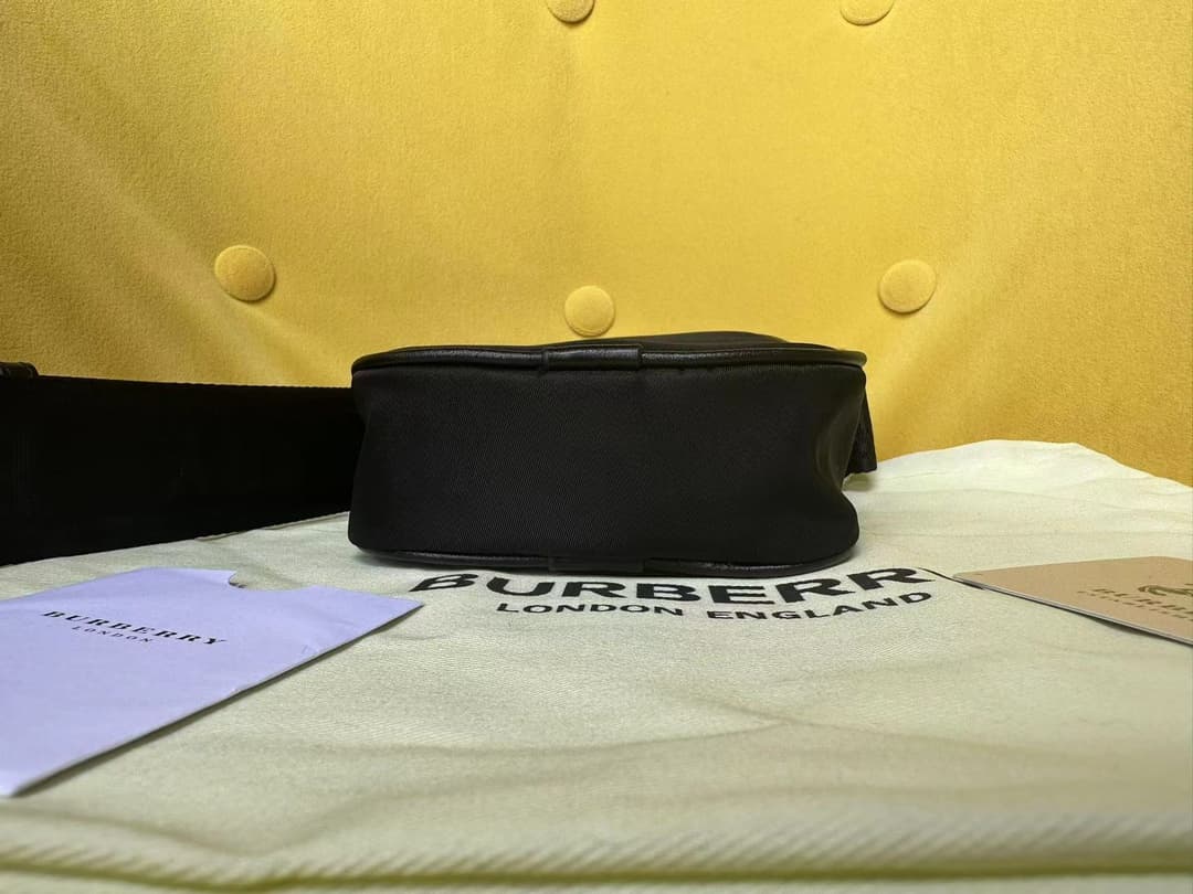 C145 Burberry’s stylish bags feature Burberry tartan patterns and the brand logo. They are equipped with adjustable leather shoulder straps. The bio-based materials used are derived from renewable natural resources such as plants and castor oil. Available — image 7