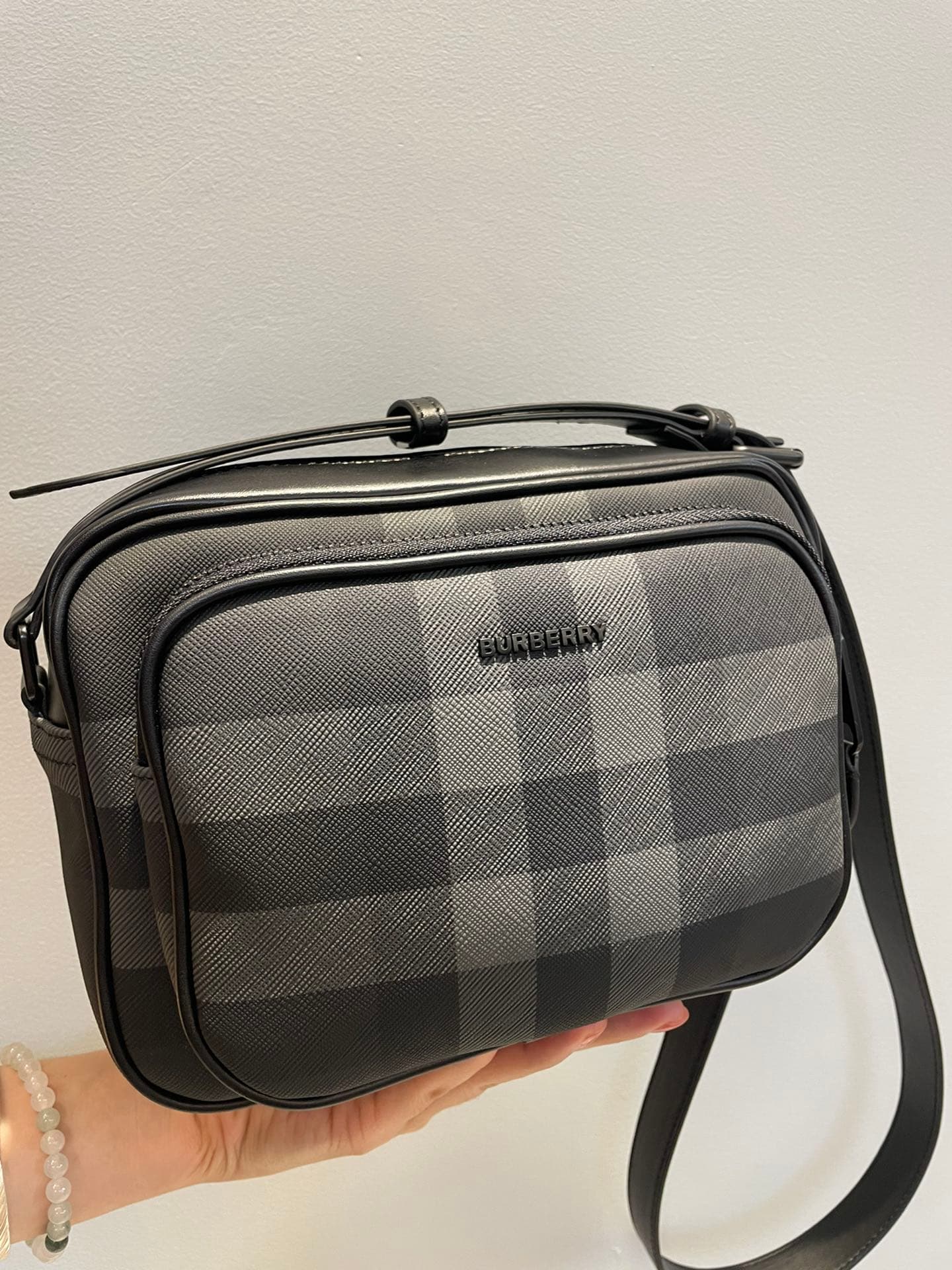 C8235 6088 – A new model of camera bag from the B brand, featuring a new design with checkered eco-friendly canvas material. This eco-friendly canvas is made from renewable resources; compared to traditional coated canvas, it requires less water and produ — image 2