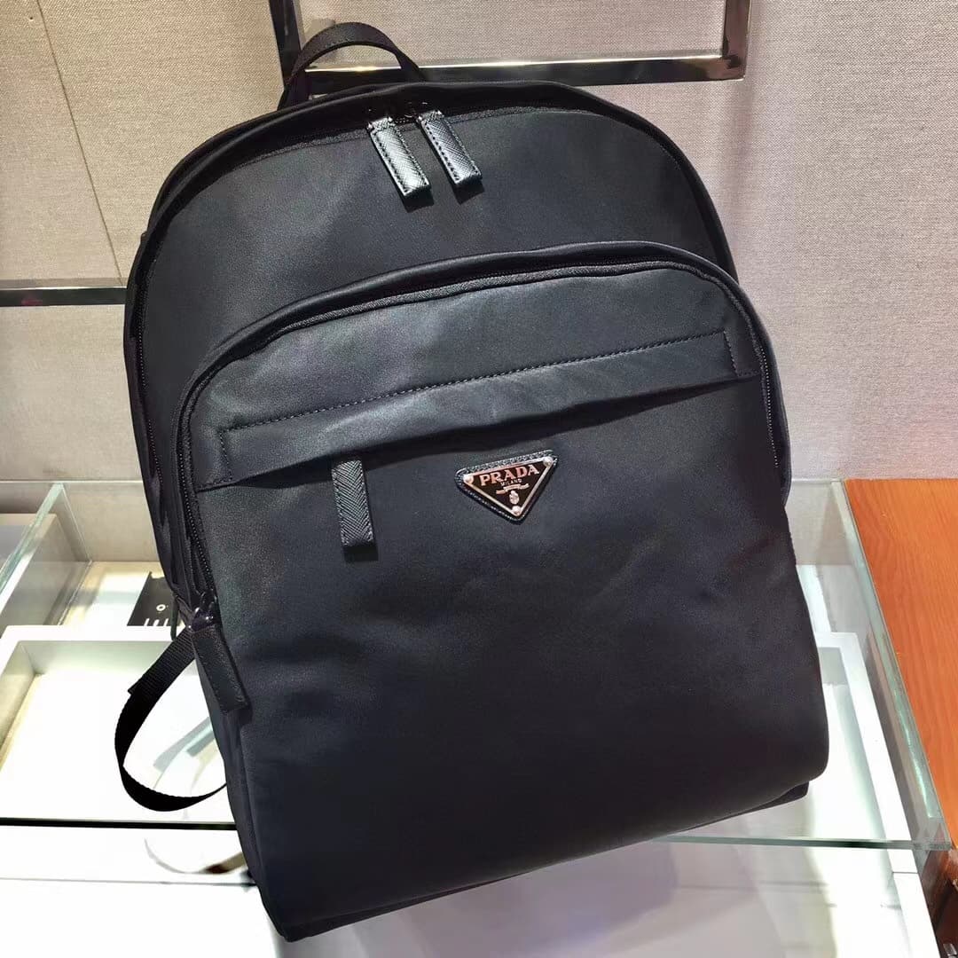 C7001 🎉Exclusive release🎉2VZ048 backpack, original product👏👏 This backpack features edges made of imported Saffiano leather, giving it a modern and minimalist look👍👍 It’s crafted from imported nylon material combined with cross-stitched cowhide, along wit — image 3