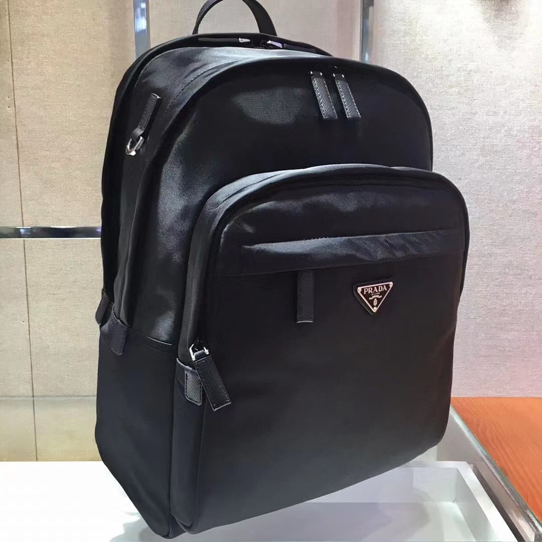 C7001 🎉Exclusive release🎉2VZ048 backpack, original product👏👏 This backpack features edges made of imported Saffiano leather, giving it a modern and minimalist look👍👍 It’s crafted from imported nylon material combined with cross-stitched cowhide, along wit — image 2