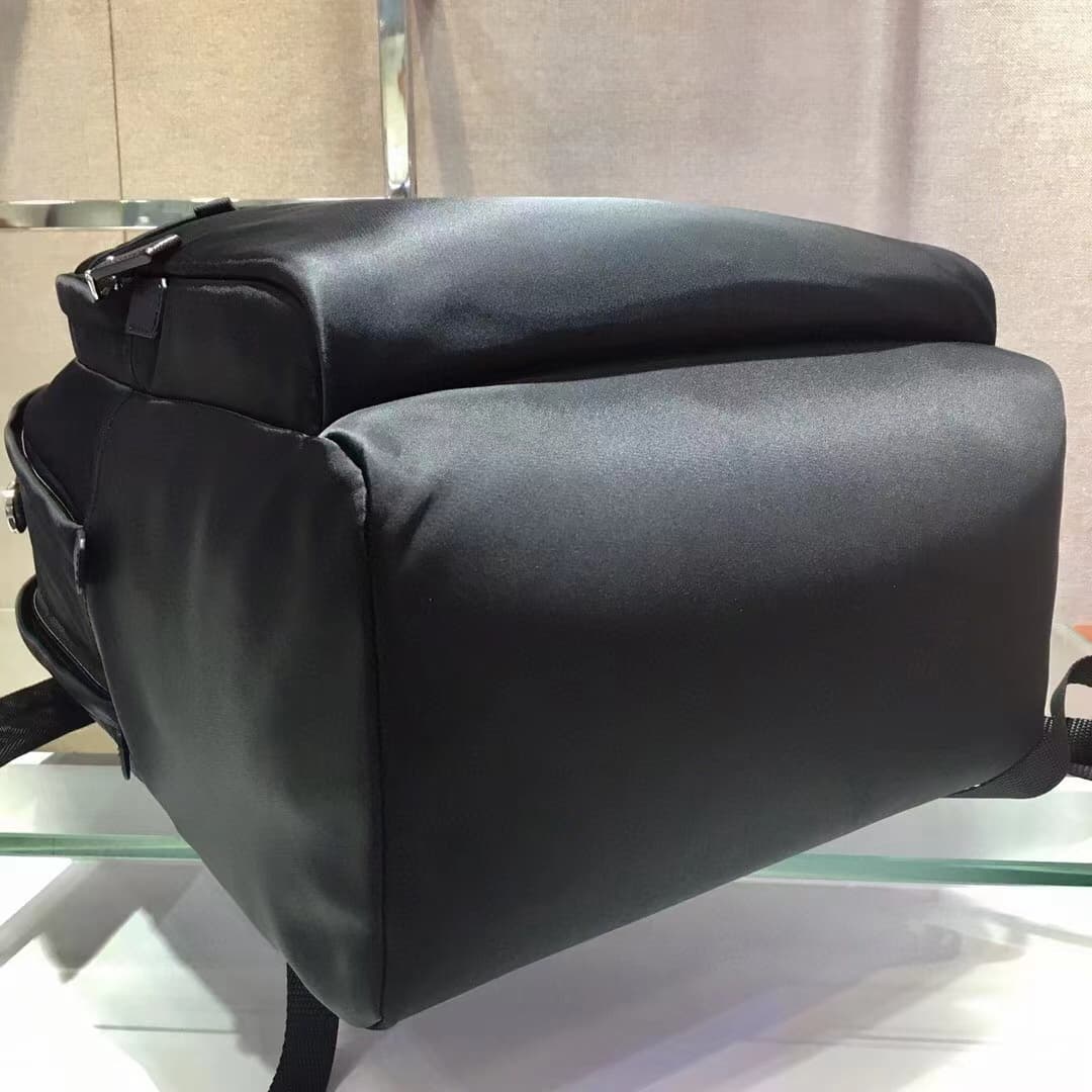 C7001 🎉Exclusive release🎉2VZ048 backpack, original product👏👏 This backpack features edges made of imported Saffiano leather, giving it a modern and minimalist look👍👍 It’s crafted from imported nylon material combined with cross-stitched cowhide, along wit — image 6
