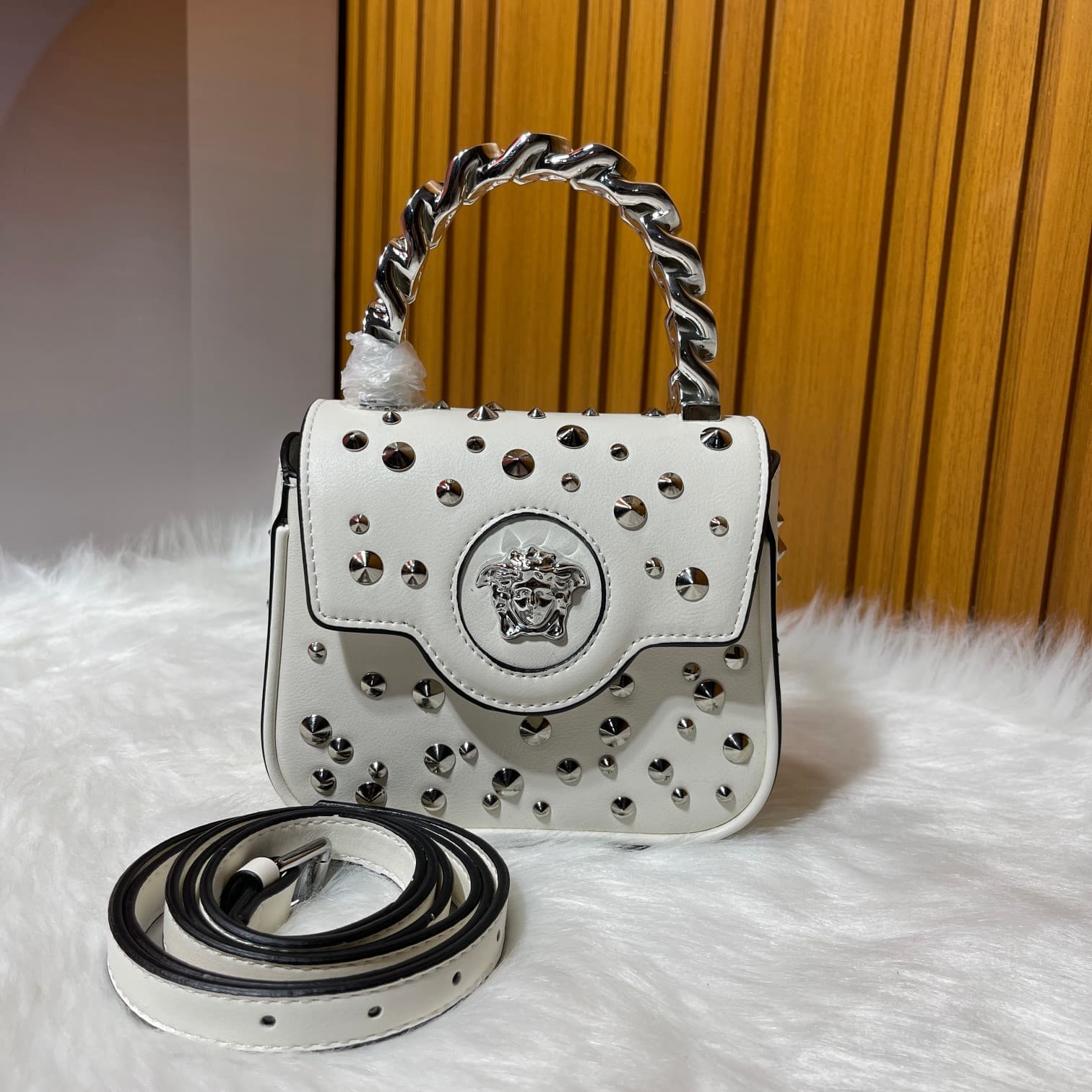 C2822 New product released – VERSACE “Starry Sky” collection. A bag for little queens. Early autumn, say hi ~ Modern twist, meeting the style of the Denim Medusa! A trendy design with a striking golden color; the Medusa pattern on the handle adds to its f — image 2