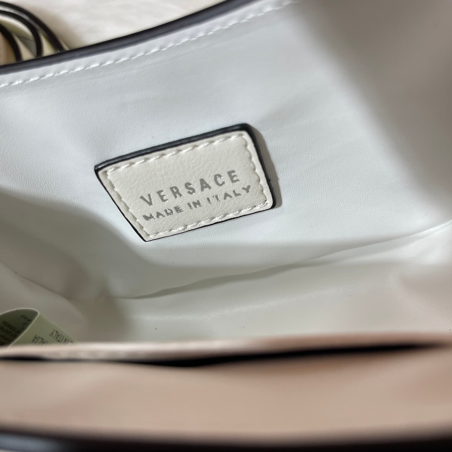 C2822 New product released – VERSACE “Starry Sky” collection. A bag for little queens. Early autumn, say hi ~ Modern twist, meeting the style of the Denim Medusa! A trendy design with a striking golden color; the Medusa pattern on the handle adds to its f — image 7